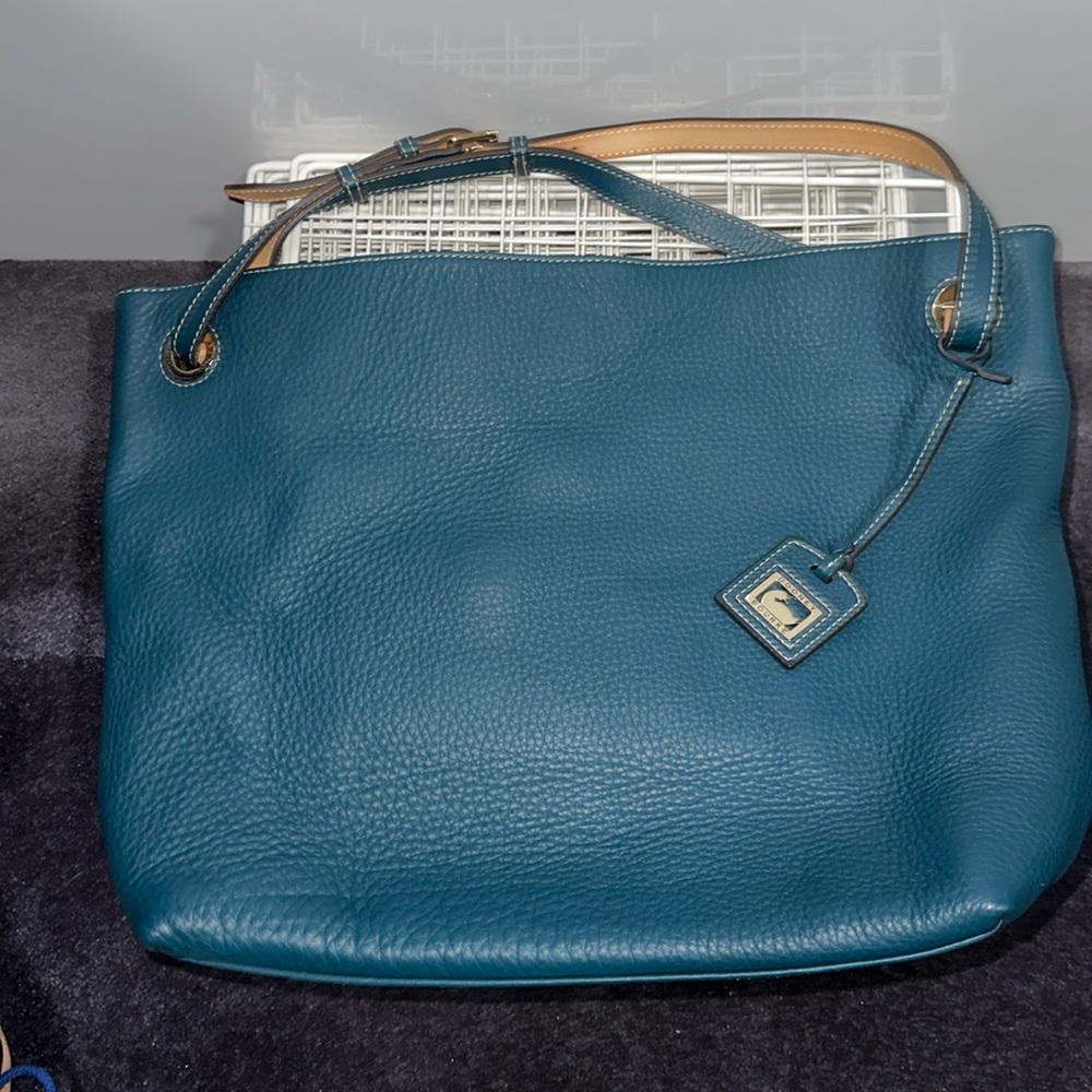 Dooney & Bourke Large Grimmet Sac!